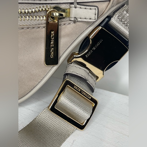 Michael Kors Kenly Studded Waist Pack Crossbody Taupe Travel Casual - Picture 4 of 12